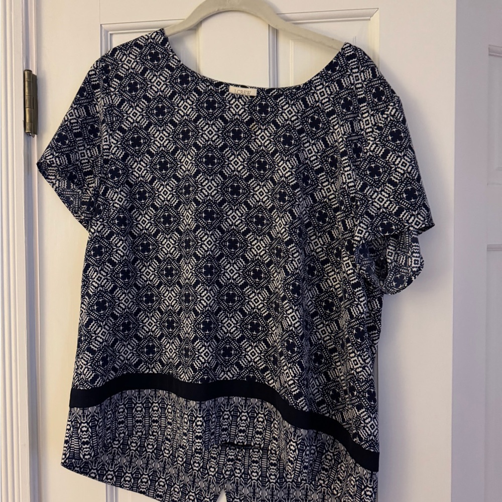 Black and White Patterned Women's Top